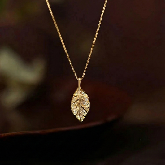 Viral Leaf Pendant Necklace Gift for Women (TRENDING NOW 🔥)